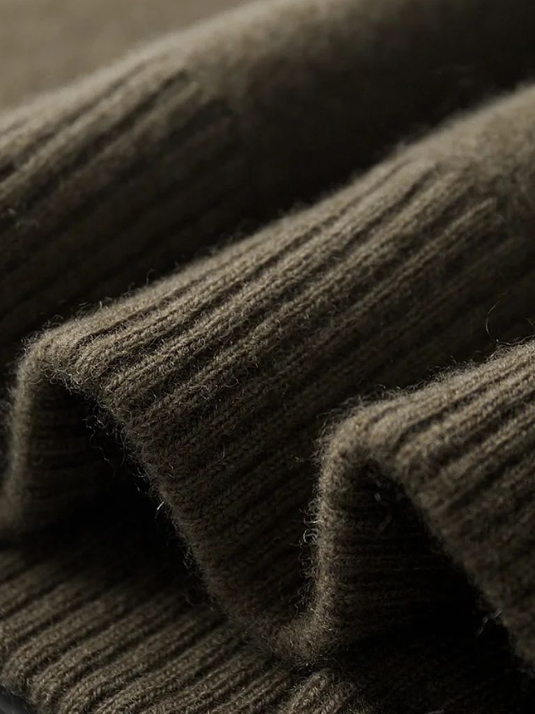 Men’s Cashmere Sweater – Essential Soft Luxury Knit