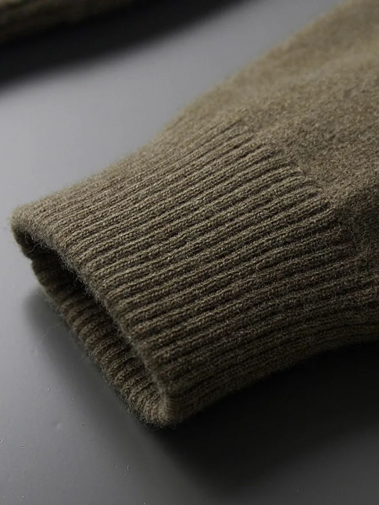 Men’s Cashmere Sweater – Essential Soft Luxury Knit